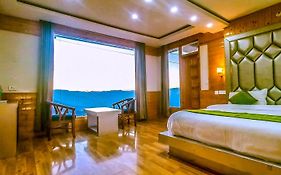 Humble Holiday Home Kufri S H I M L A - On Spiti Highway With Lawn And Amazing View